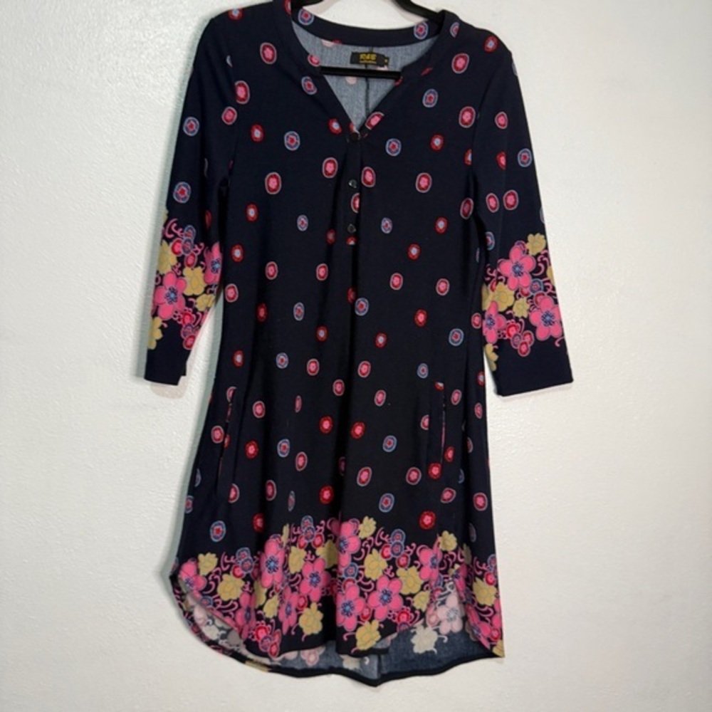 R&B Collection 3-Button Soft Navy Blue Dress w/Red & Blue Accents. Sz M.